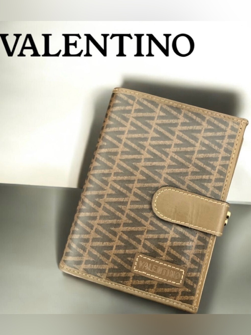 Mario Valentino Vintage Italian Leather Monogram Wallet unisex - EUC